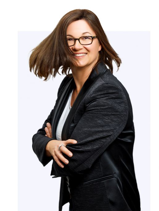 Frau mit Tritec-Haar-System gegen Negative Kreisläufe